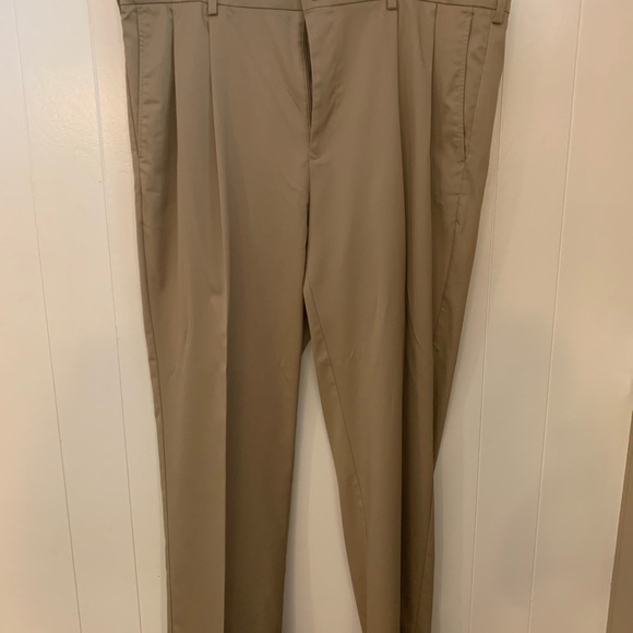 Pro Tour Performance Pleat Pants - Picture 2 of 4